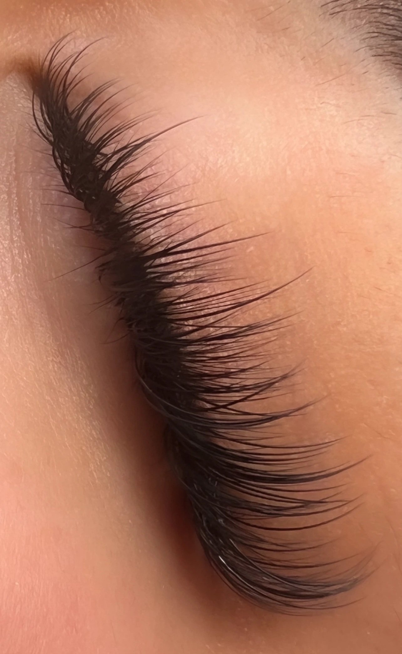 Classic 1-op-1 wimperextensions – natuurlijke look